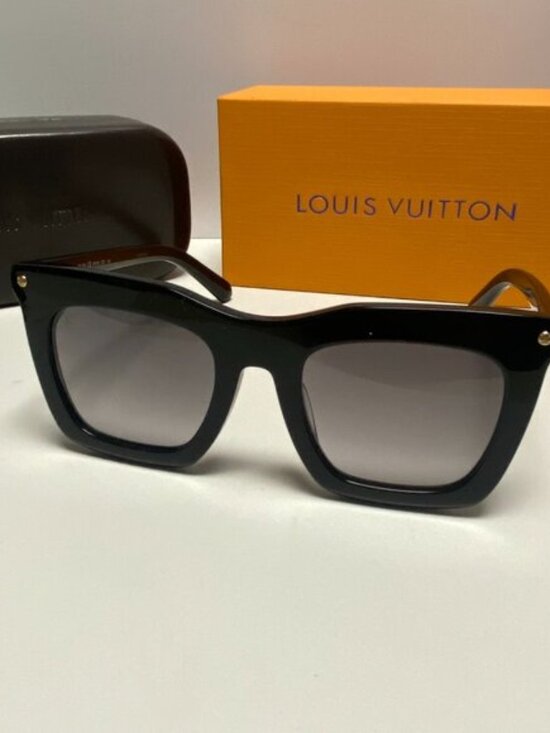 LV women\'s sunglasses main image 9